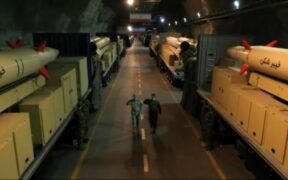 Iran Rilis Rudal ‘Khaibar Shekan’ Berdaya Tempuh 1450 Km, Apa Artinya?