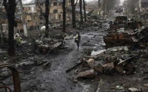 Mantan Pakar PBB Ungkap Kejahatan Perang Ukraina dan Kejanggalan ‘Pembantaian Warga Sipil Bucha' Versi Barat