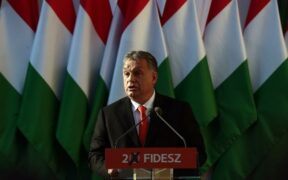 Hungaria Ancam Veto Rencana Uni Eropa Embargo Minyak Rusia