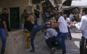 Media-media Zionis: Pawai Bendera Sama Sekali Tak Punya Nilai, Apalagi ‘Kedaulatan’ atas Quds
