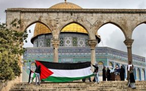 Knessett Setuju Kriminalkan Pengibaran Bendera Palestina di Tanah Pendudukan
