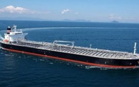 Dampak Tindakan Balasan Iran: Perusahaan-perusahaan Minyak Dunia Enggan Gunakan Tanker Yunani