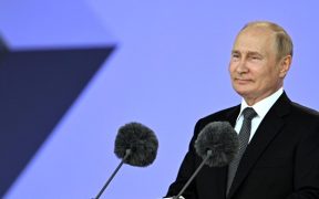 Putin: Sanksi-sanksi Barat Lebih Dekatkan Kami kepada Iran
