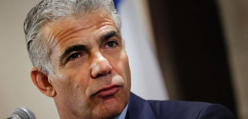 Mantan Diplomat Israel Akui Lapid Tunduk pada Ancaman Sekjen Hizbullah