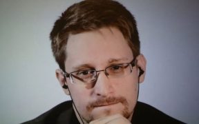 Putin Berikan Kewarganegaraan Rusia kepada Snowden