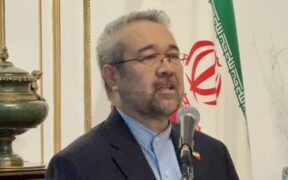 Trik ‘Air Mata Buaya' Barat Pura-pura Peduli Kasus Keracunan para Siswi Iran