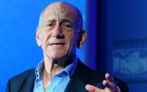 Olmert Sebut Isu Iran ‘Bagian dari Upaya Netanyahu Intimidasi Rakyat Israel'