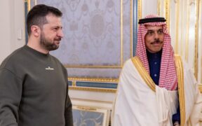 Kritik Pedas Media Arab: Apa yang Dilakukan Zelensky di KTT Liga Arab?
