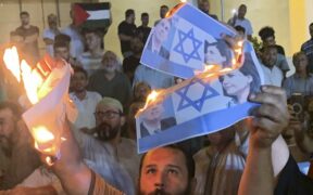 Haaretz: Gelombang Protes di Libya Potensial Cegah Normalisasi Hubungan Negara-negara Arab dengan Israel