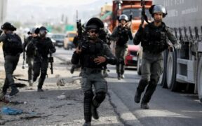 Penulis Zionis: Israel Pencet ‘Tombol Bunuh Diri’