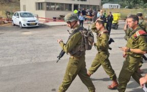 Israel Culik 200 Warga Sipil dari Sekolah PBB, Nasib para Tawanan Belum Diketahui