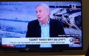 Mantan Direktur Mossad: Israel Khianati para Tawanannya di Gaza