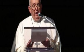 Paus Fransiskus Tanggapi Pengeboman Gereja Gaza oleh Israel: Ini Terorisme