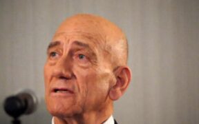 Olmert Kirim Peringatan: Pada Akhirnya Israel akan Diadili!