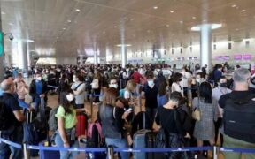 Ancaman Serangan Iran Bikin 150 Ribu Orang Israel Telantar di Bandara-bandara Luar Negeri