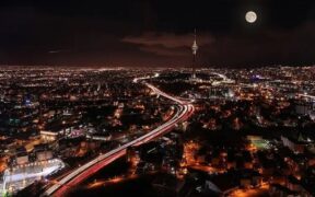 Tehran di Bawah Langit yang Tegang: Malam, Ledakan, dan Hantu Ketidakpastian