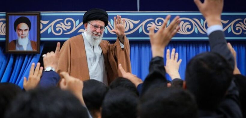 Imam Ali Khamenei: Musuh akan Dapatkan ‘Balasan Menghancurkan’ atas Tindakannya terhadap Iran dan Poros Perlawanan