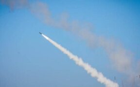 Serangan Kualitatif Hizbullah Sasar Pangkalan Militer Strategis dan Markas Intelijen Israel